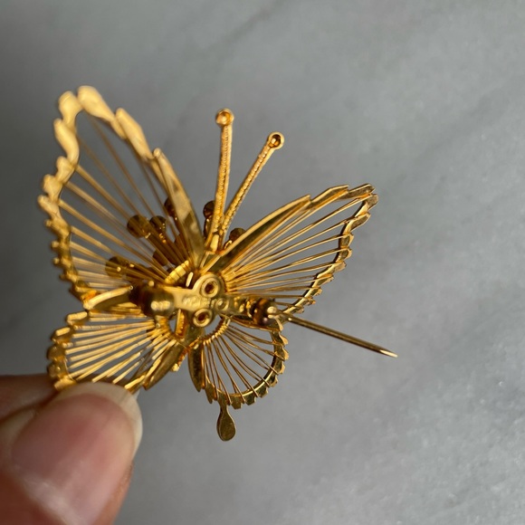 Vintage Monet Gold Tone Butterfly Pin Brooch with rhinestones - Picture 6 of 8